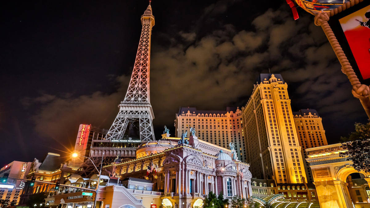 Eiffel Tower Lighted City Paris Las Vegas