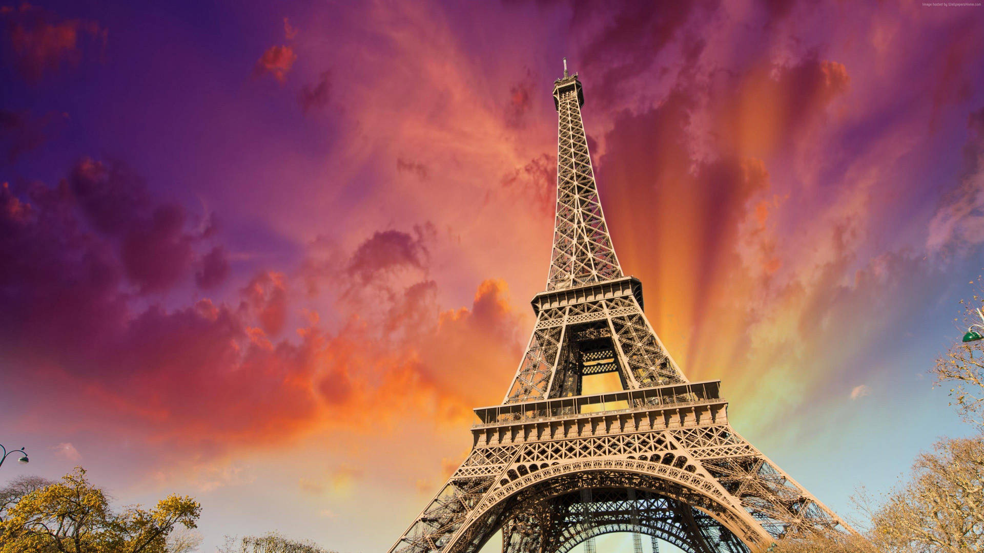 Eiffel Tower With Aesthetic Sun Rays Background