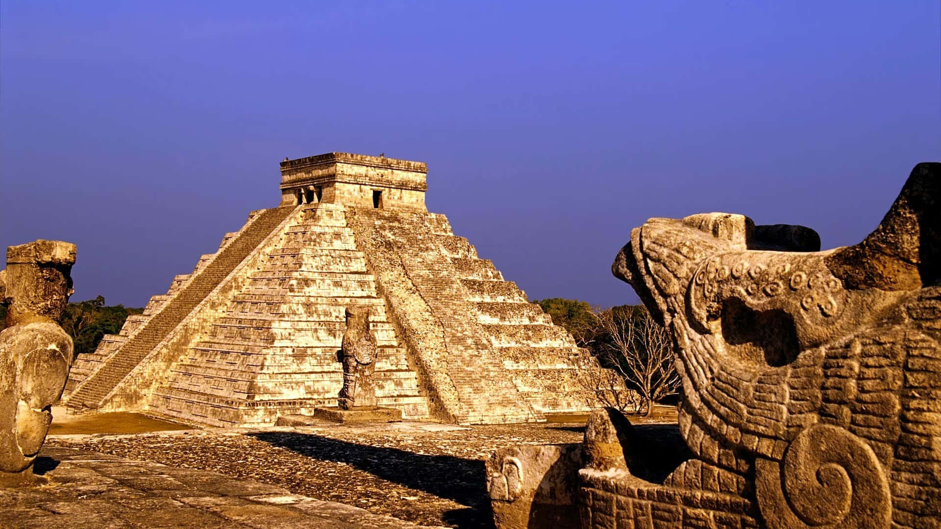 El Castillo Pyramid In The Heart Of Chichen Itza, Mexico