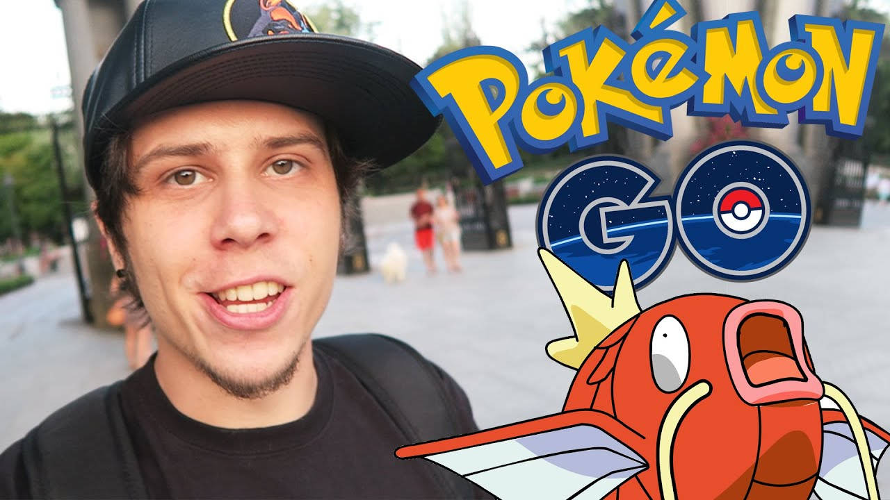 El Rubiusomg Playing Pokemon Go Background