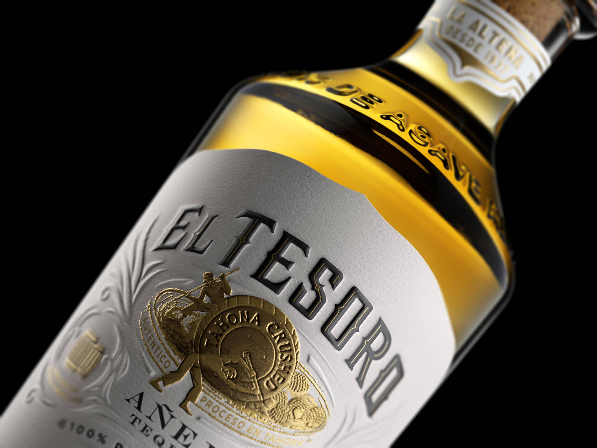 El Tesoro Bottle Label Close-up