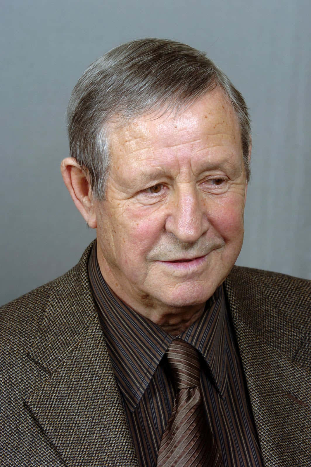 Elderly Gentleman Portrait Background