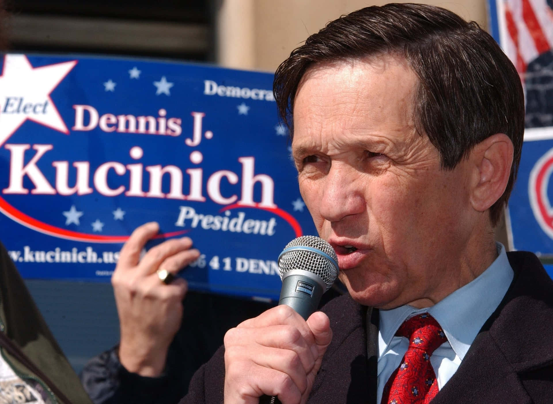 Election Campaign Of Dennis Kucinich Background