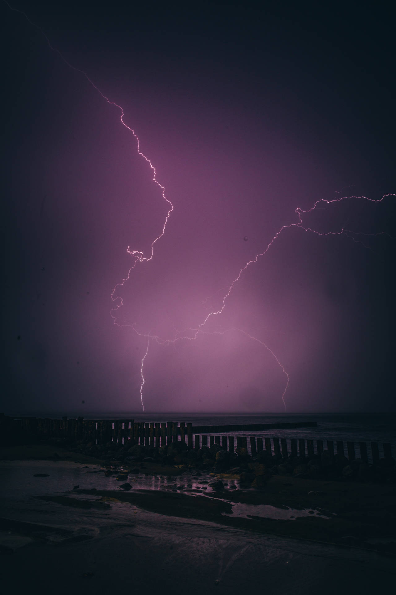 “electric Aesthetics - Dark Purple Iphone Background With Lightning Flash