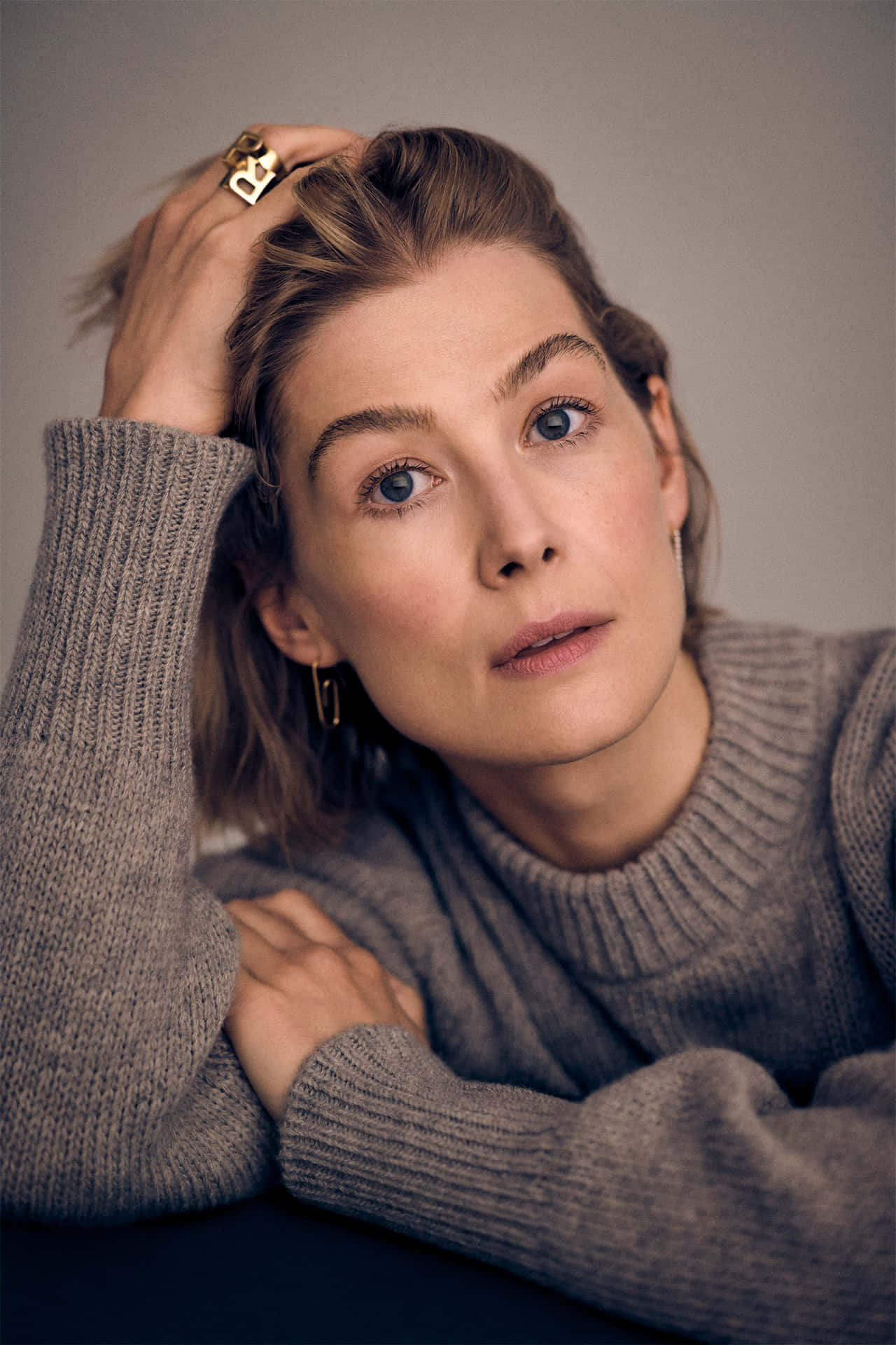 Elegance Personified - Rosamund Pike Background