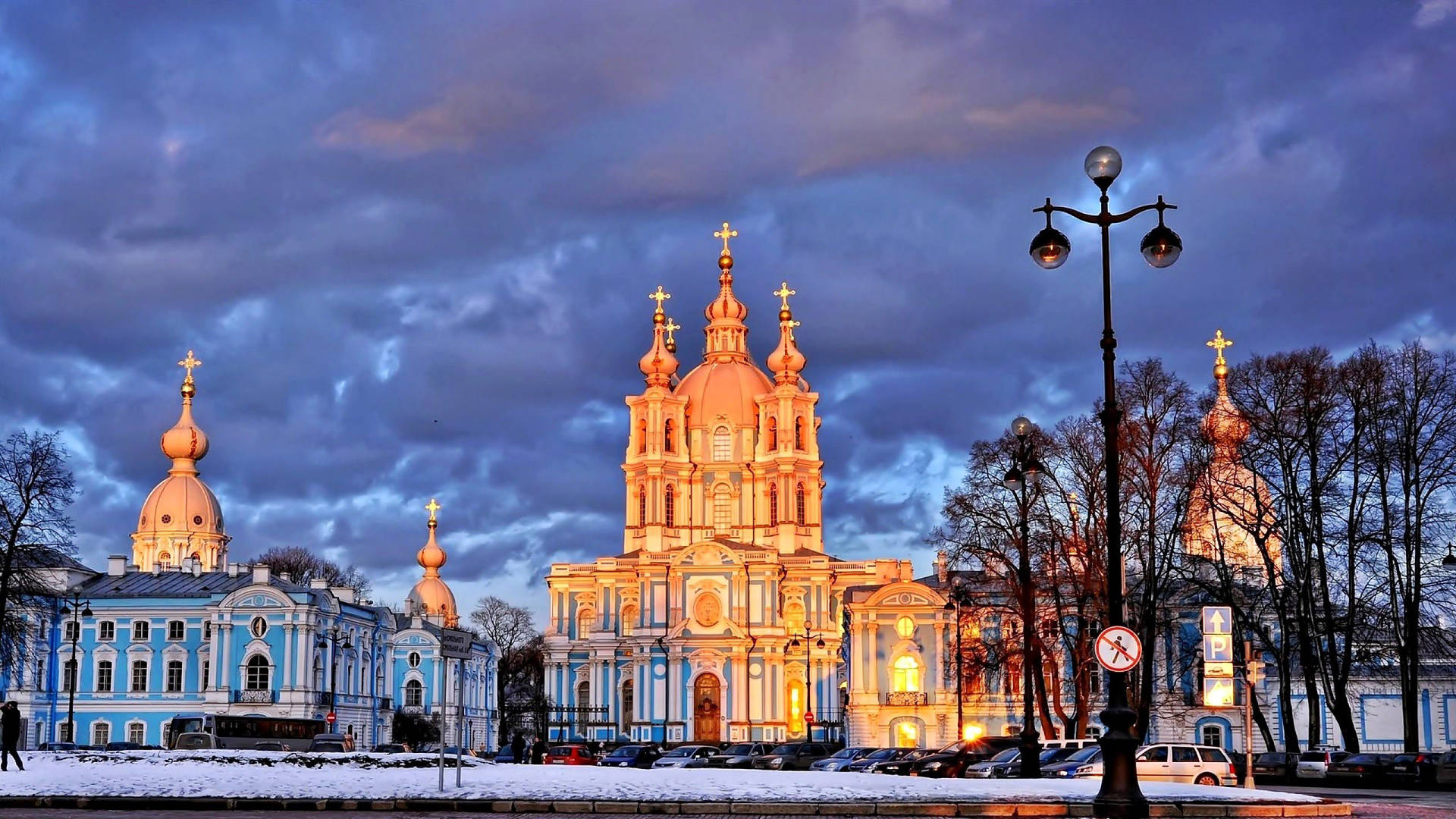 Elegant Cathedrals In St. Petersburg Background