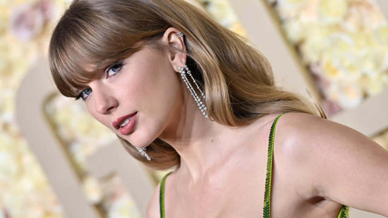 Elegant Celebrity Profile Glance Background