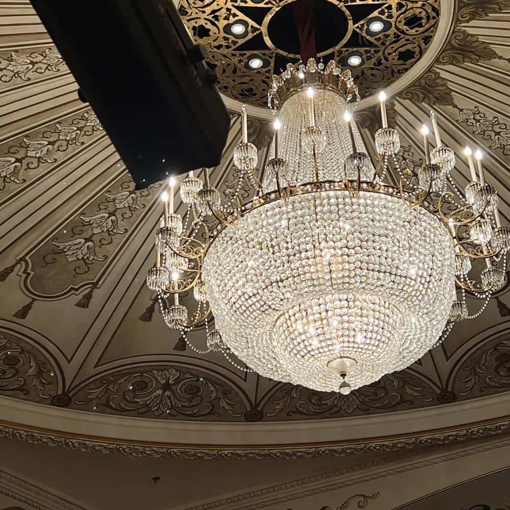 Elegant Chandelier Ceiling Design