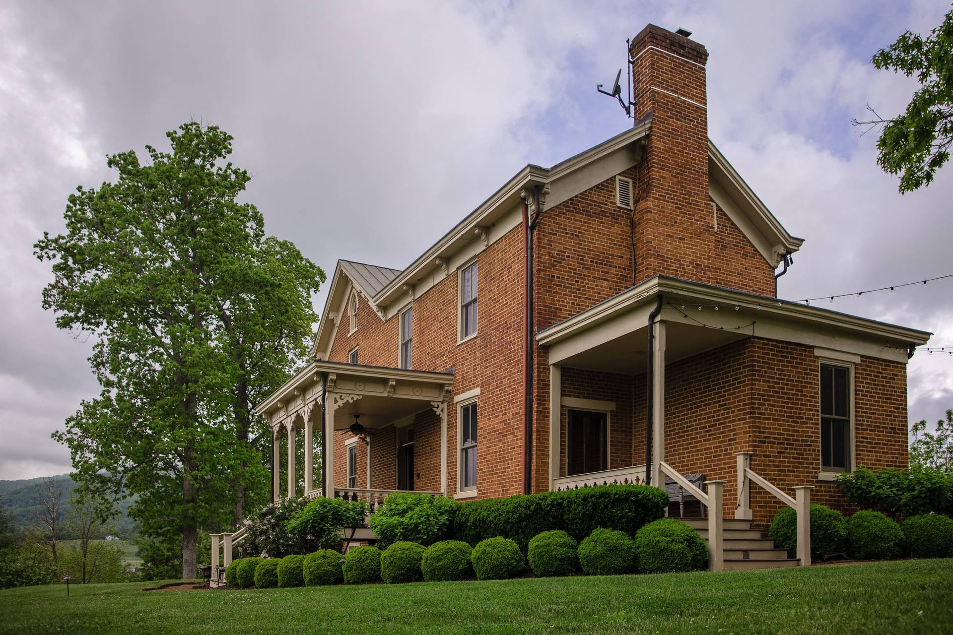 Elegant Mansion At Mount Vernon