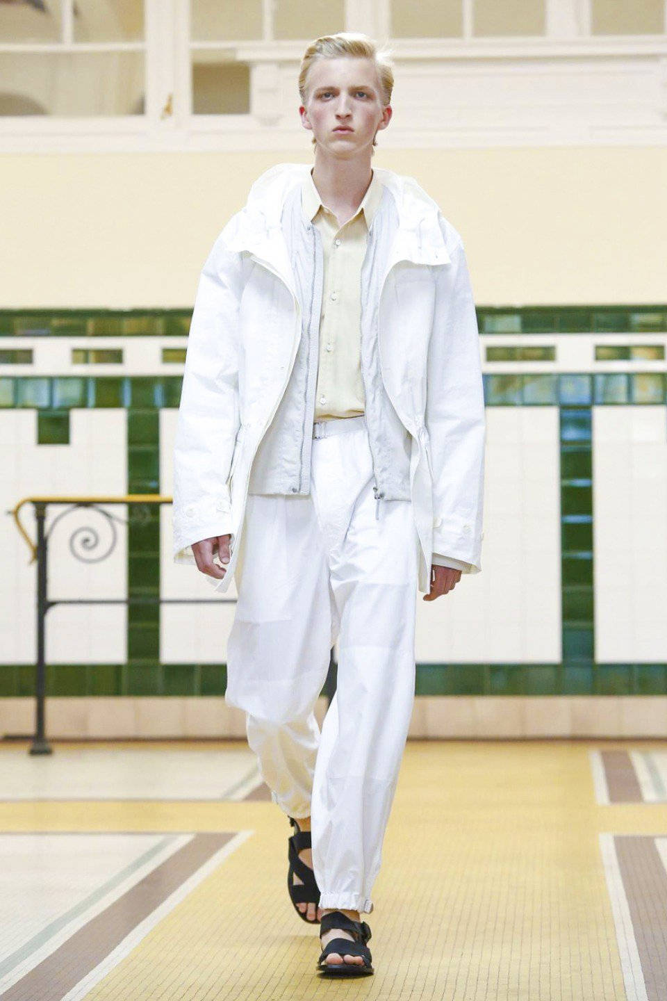 Elegant Minimalism With Lemaire Spring 2017 Menswear Background