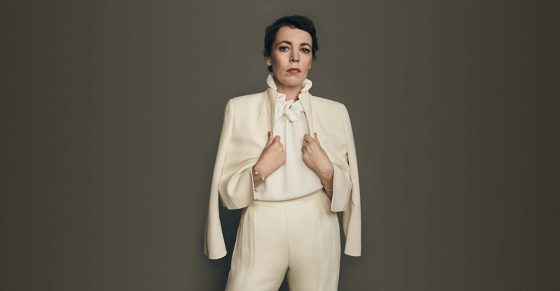 Elegant Olivia Colman Posing At An Event