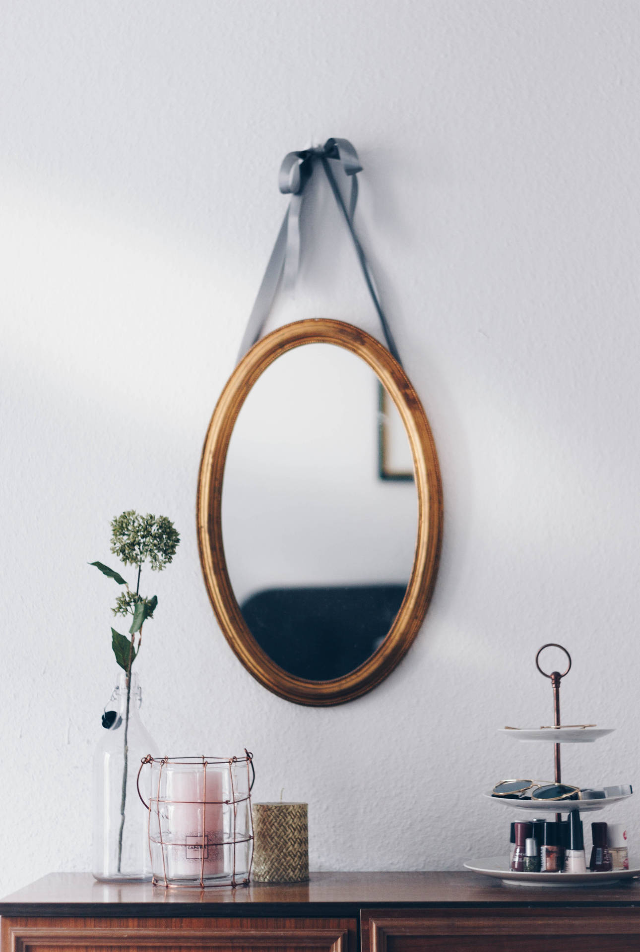 Elegant Oval Wooden Hanging Mirror Background