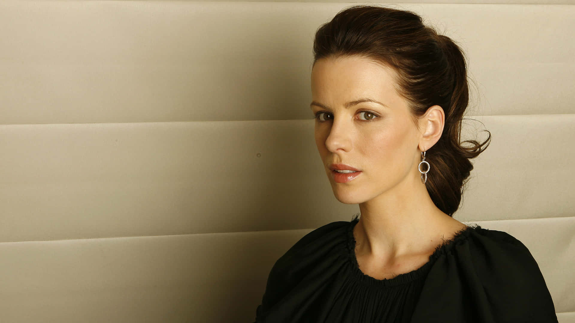 Elegant Portrait Kate Beckinsale