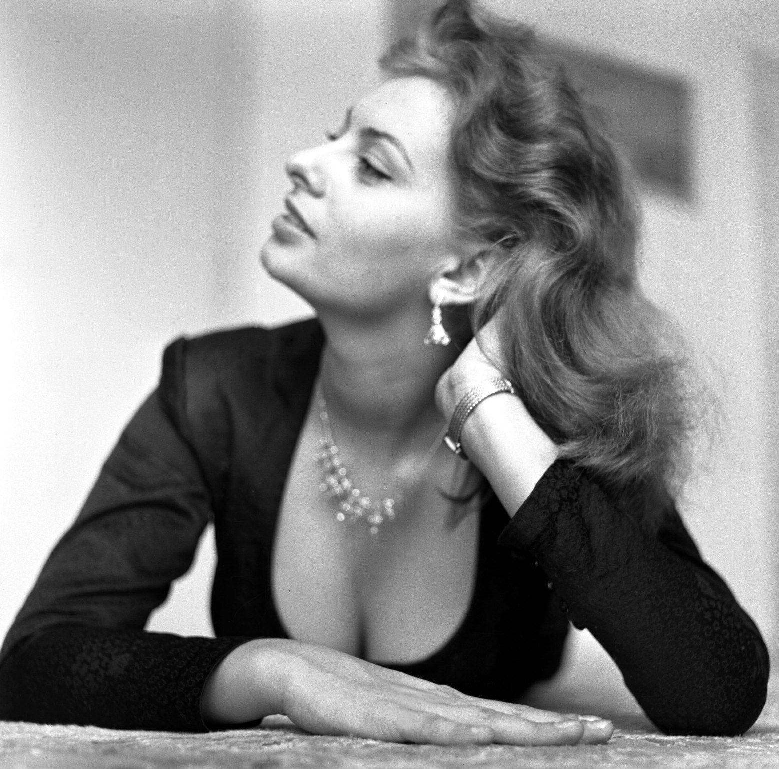 Elegant Sophia Loren In Greyscale Background