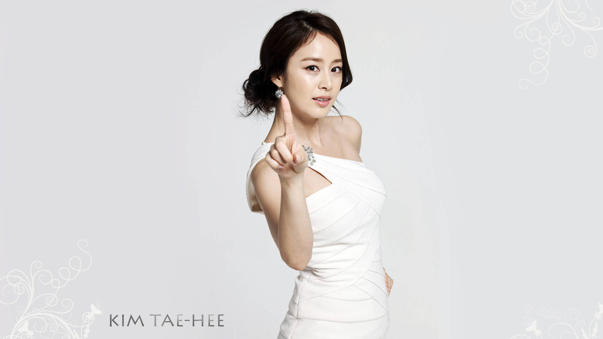 Elegant Tae-hee In Asymmetrical Dress Background