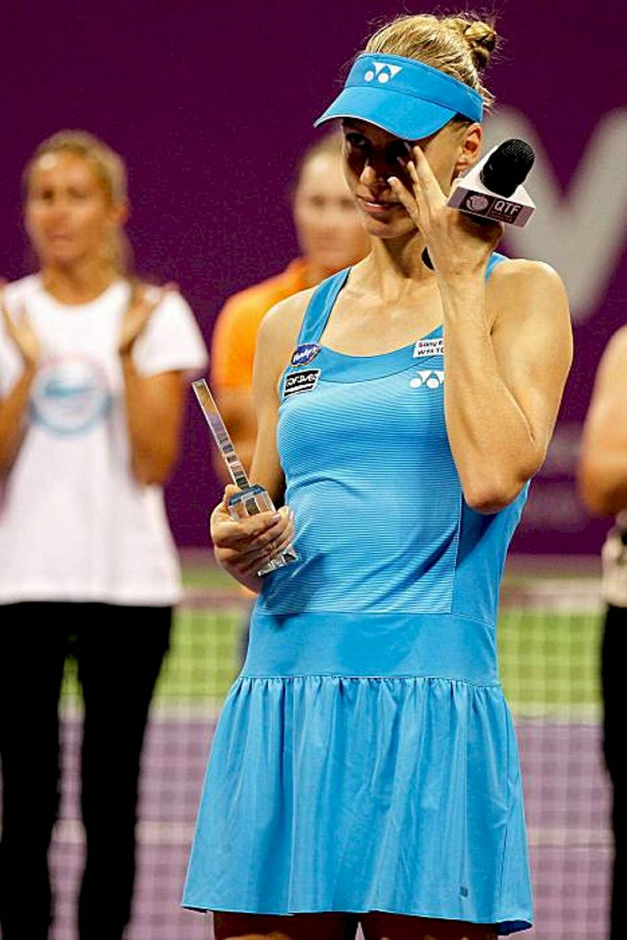 Elena Dementieva Receiving Award Background