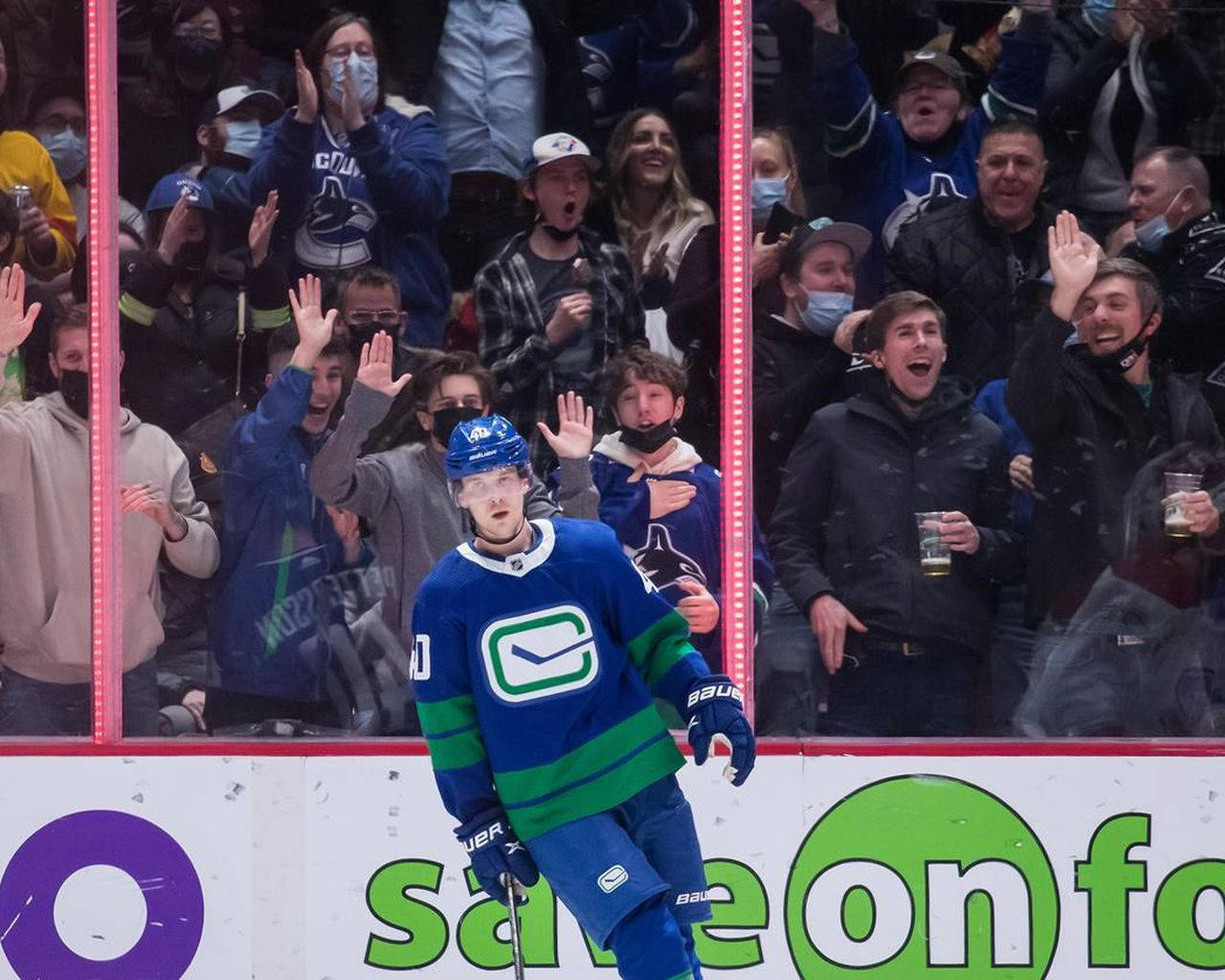 Elias Pettersson Game Against Montreal Canadiens Background