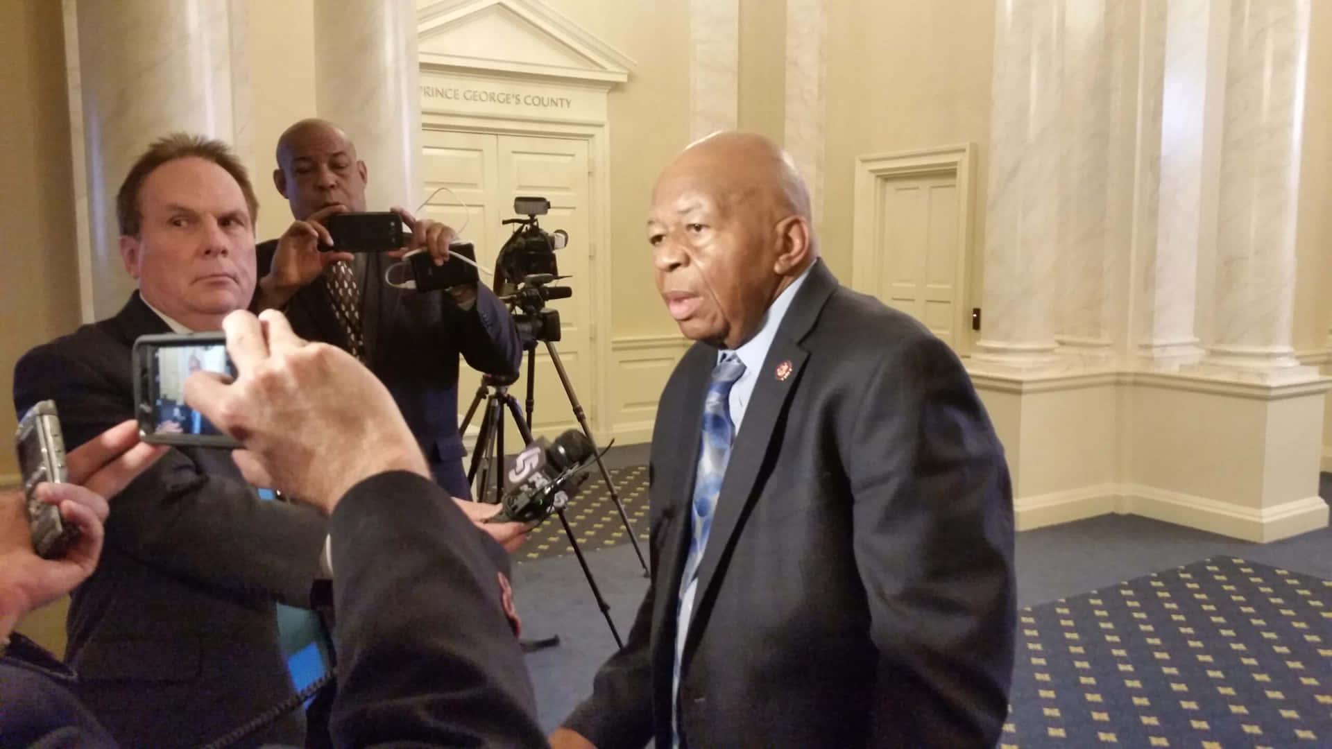 Elijah Cummings In Front Of The Camera Background