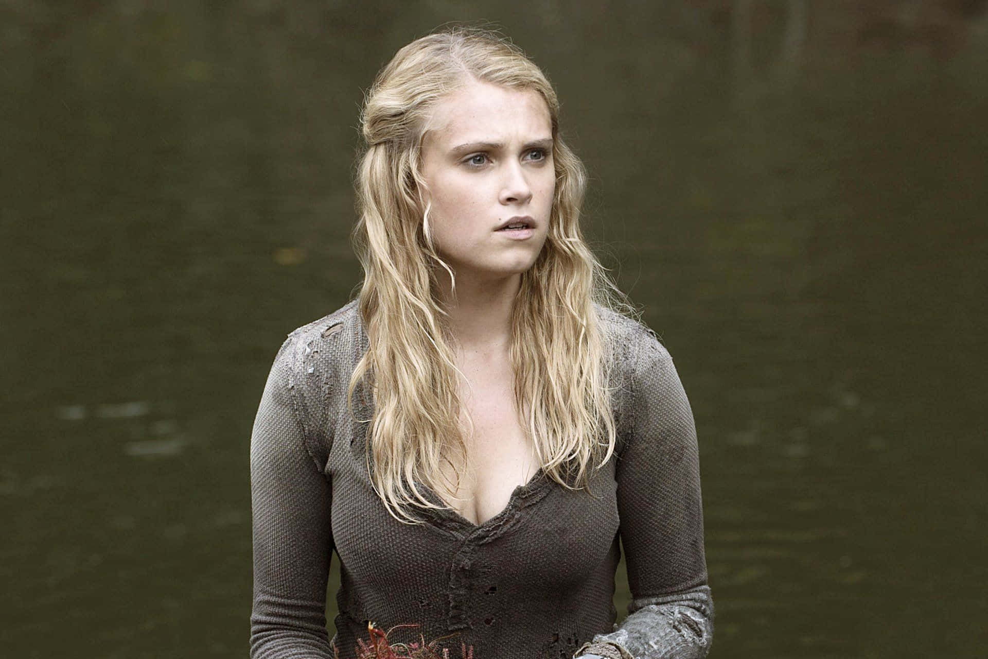 Eliza Taylor Wet Hair Look Background