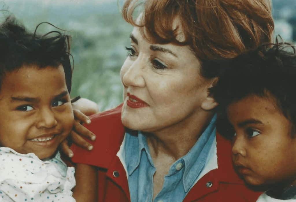 Elizabeth Dole With Poor Kids Background