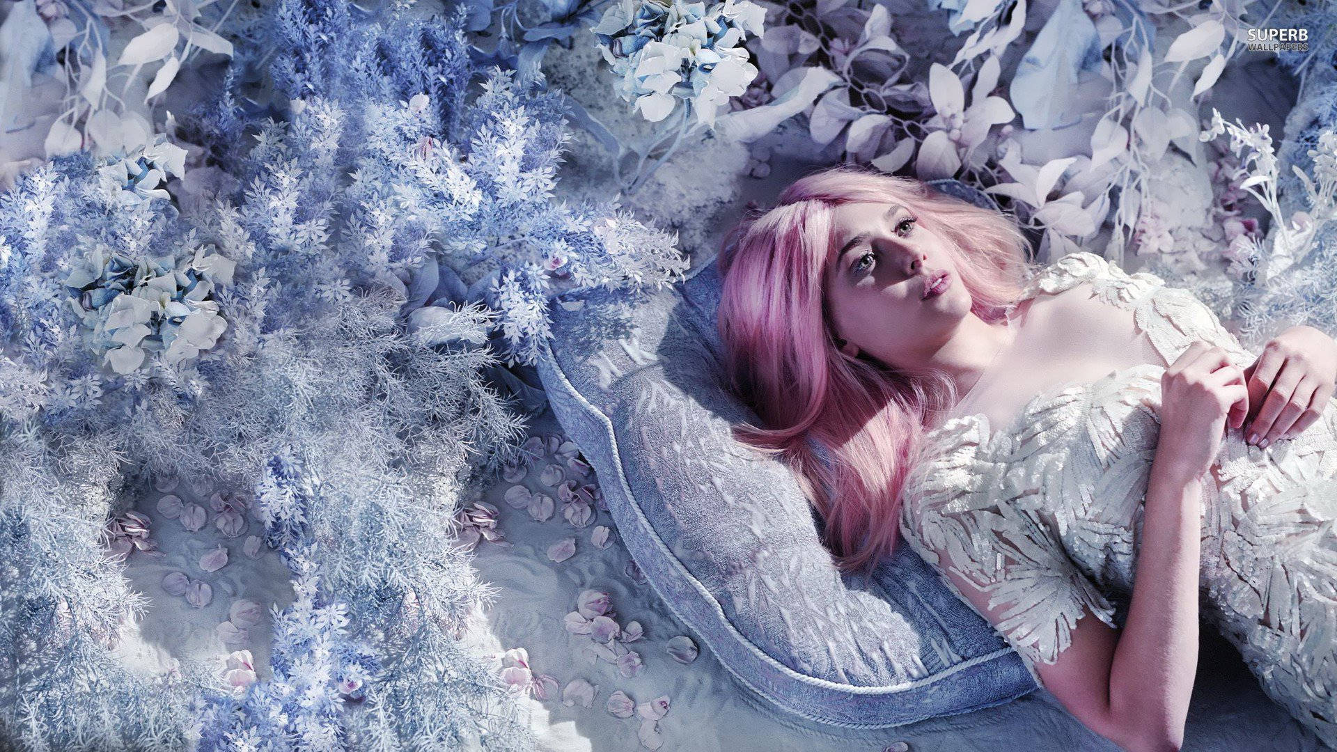 Elizabeth Olsen Pink Hair Background