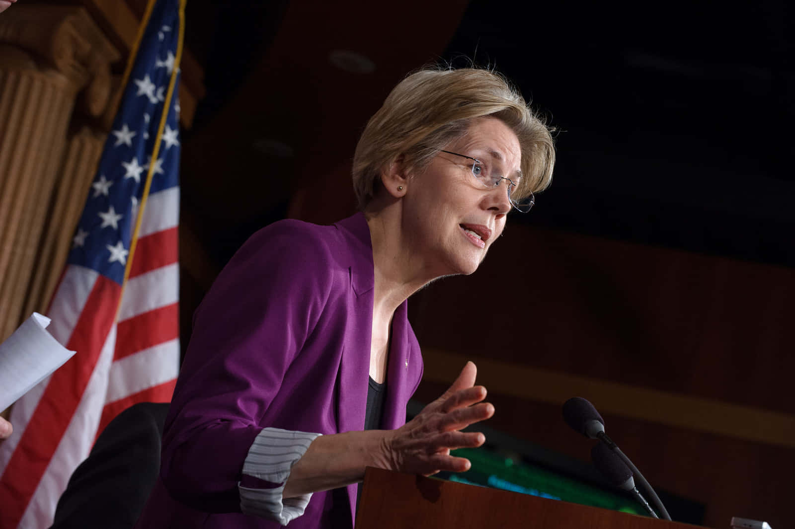 Elizabeth Warren On Senate Podium Background