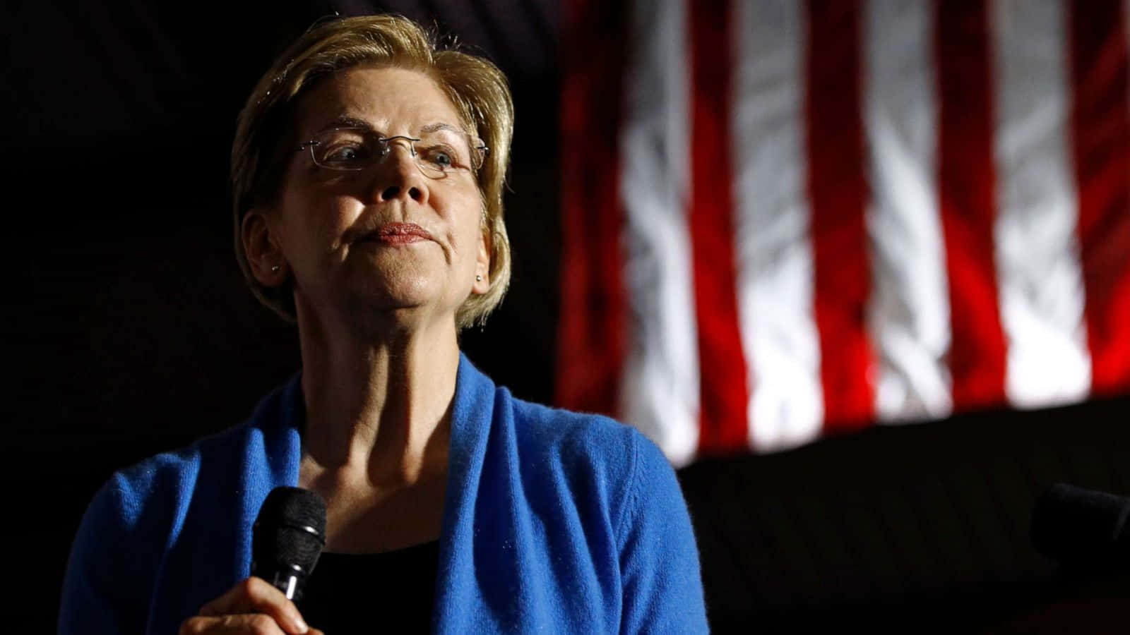 Elizabeth Warren Speech With Us Flag Background