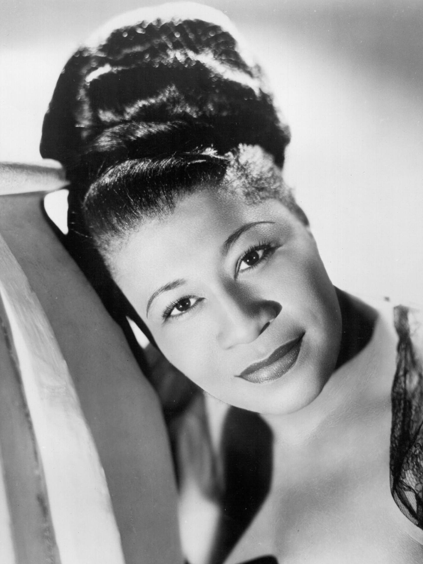 Ella Fitzgerald Elegant Background