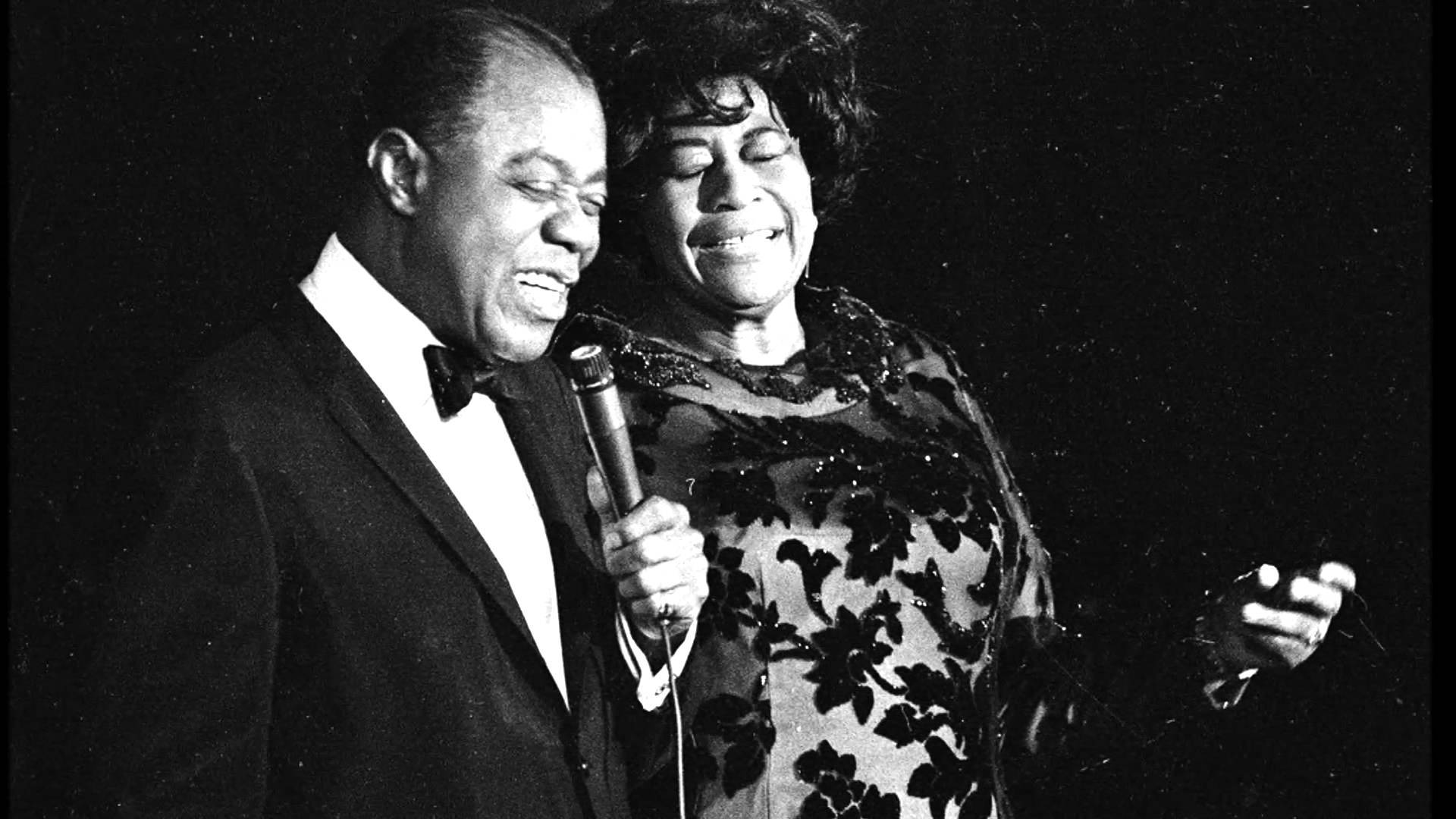 Ella Fitzgerald Performing With Louis Armstrong Background