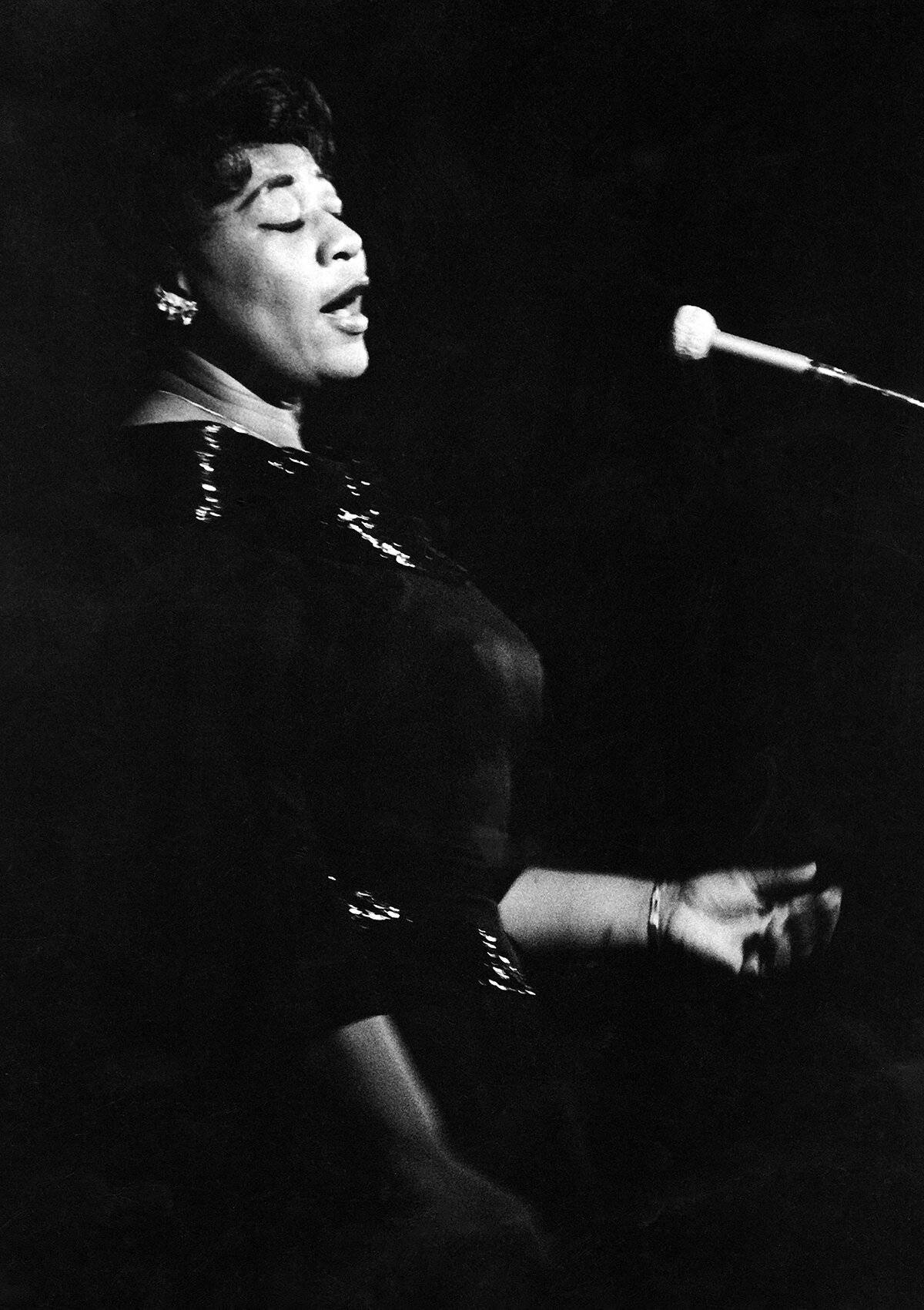 Ella Fitzgerald Singing Background