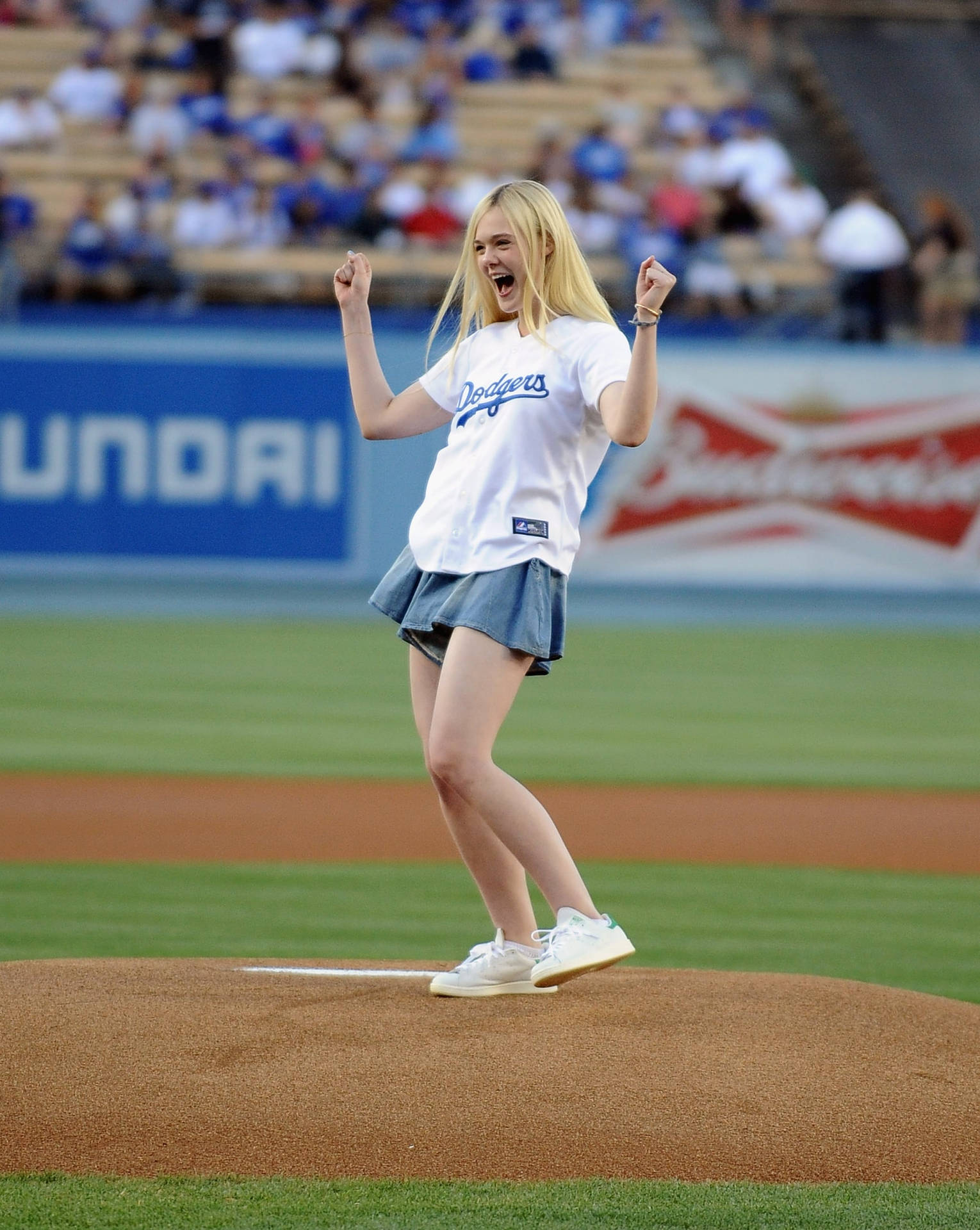 Elle Fanning At Dodgers Game Background