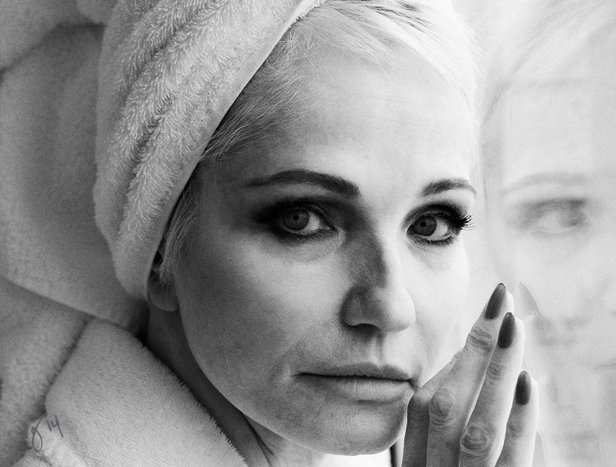 Ellen Barkin Black And White Photoshoot Background