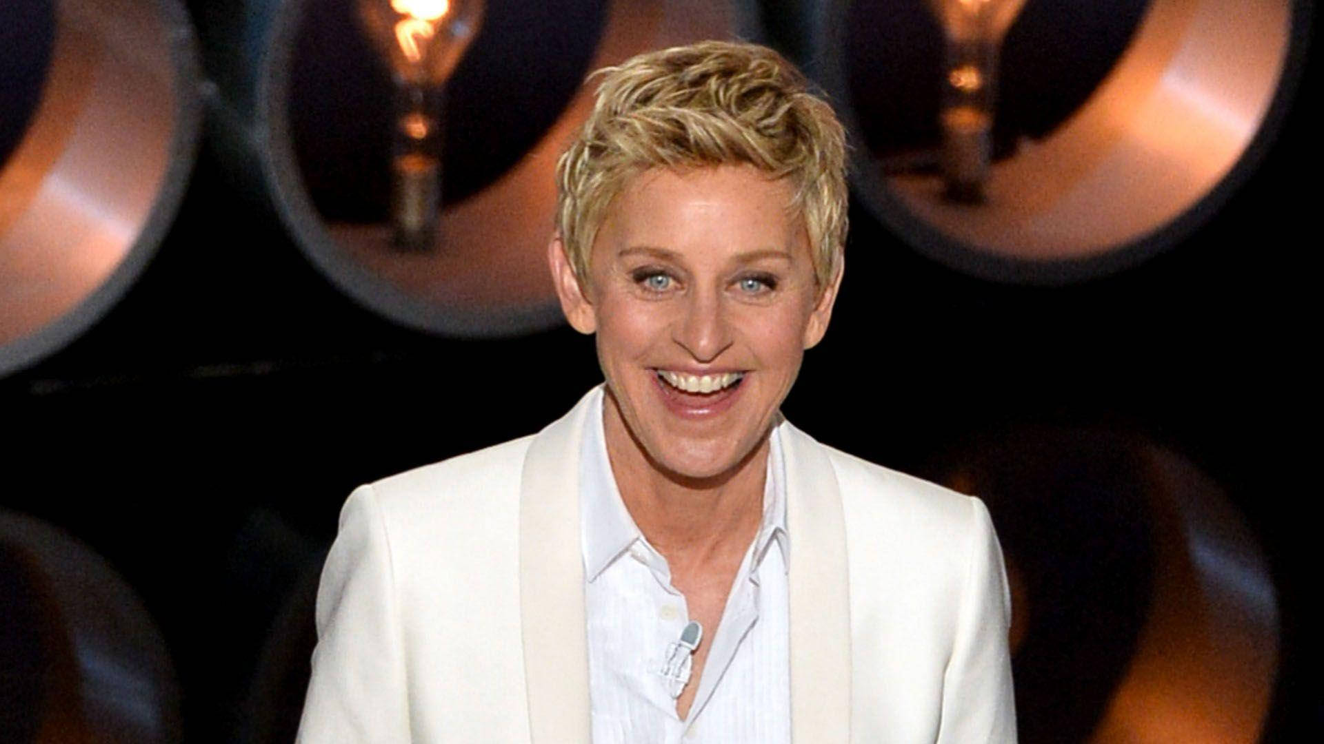 Ellen Degeneres All-white Suit Background