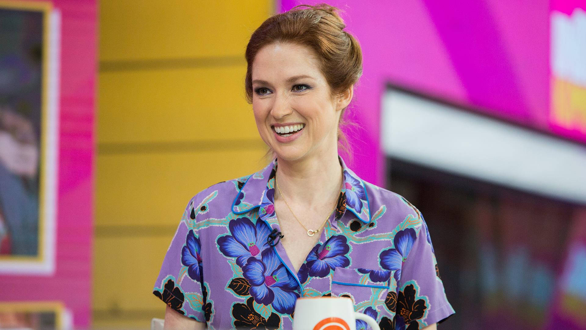 Ellie Kemper Still Photo Kimmy Schmidt Background