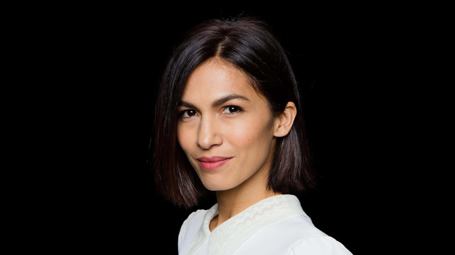 Elodie Yung Short Hair Background