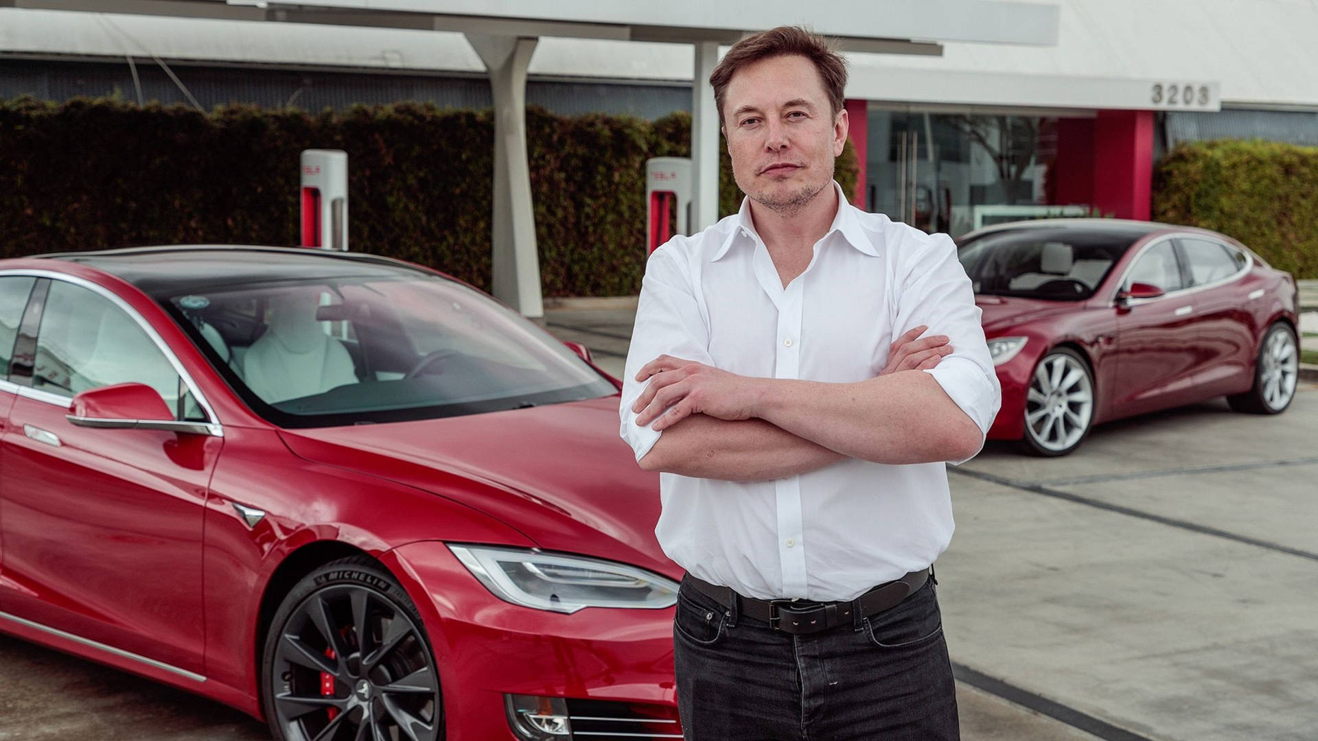 Elon Musk Tesla Motortrend 2019 Background