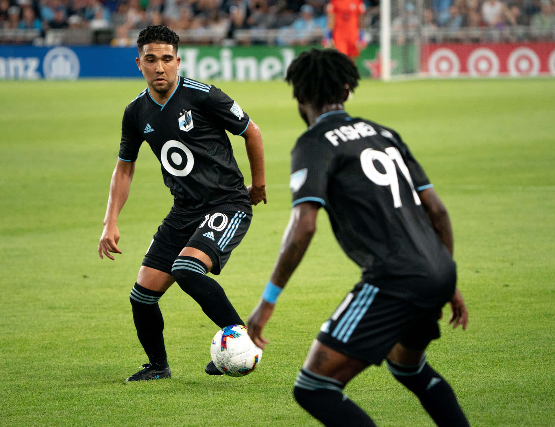 Emanuel Reynoso With Oniel Fisher Background