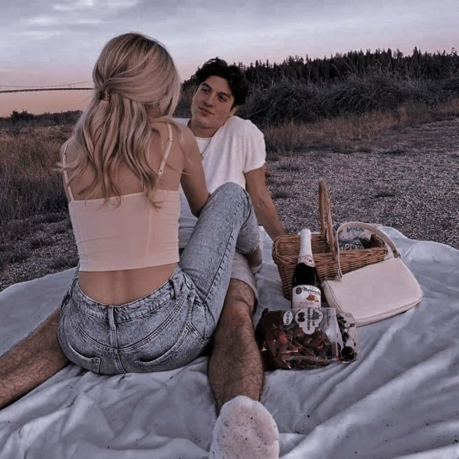 Embrace Of A Loving Couple Background