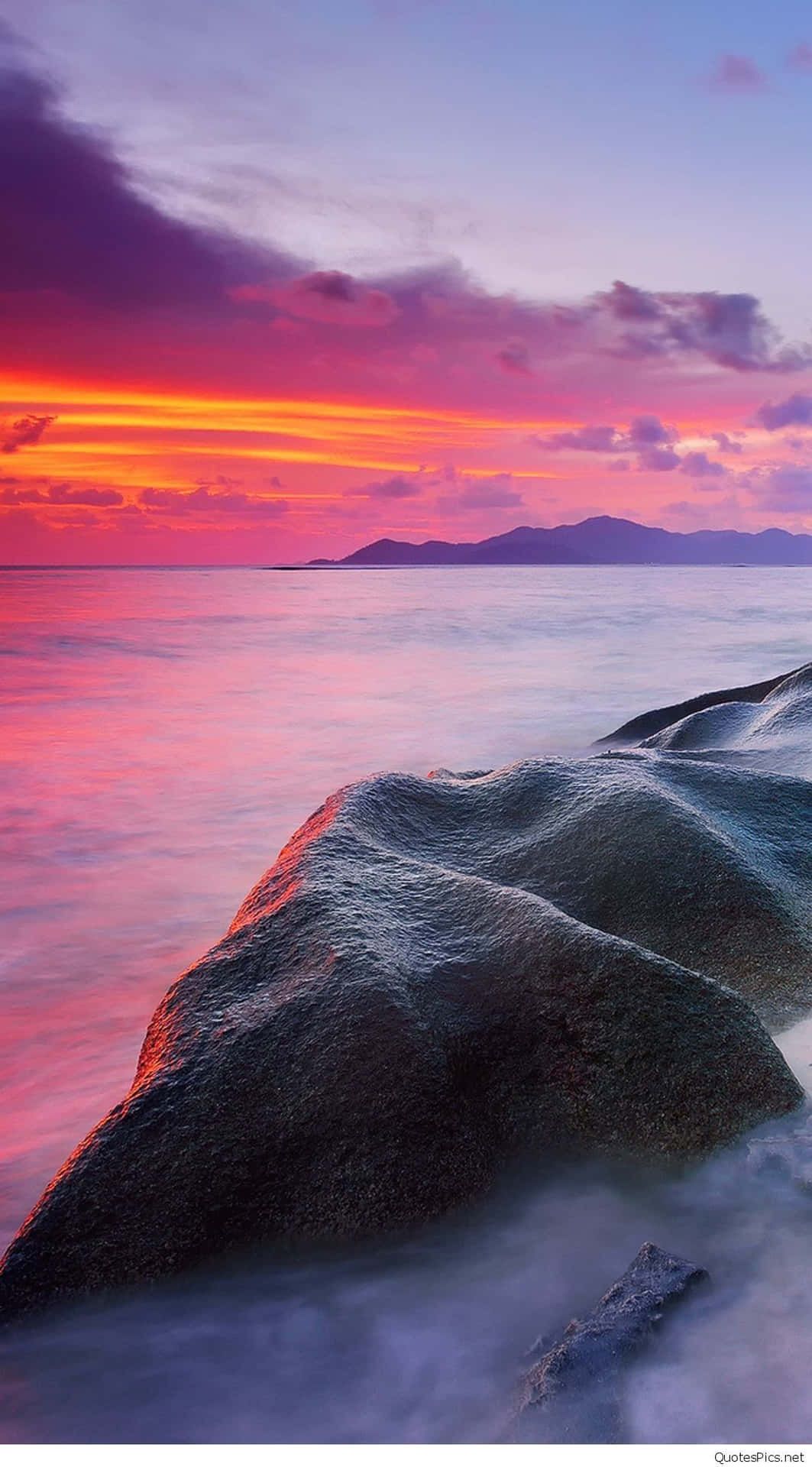 Embrace The Beauty Of Nature With A Sunset Beach View. Background