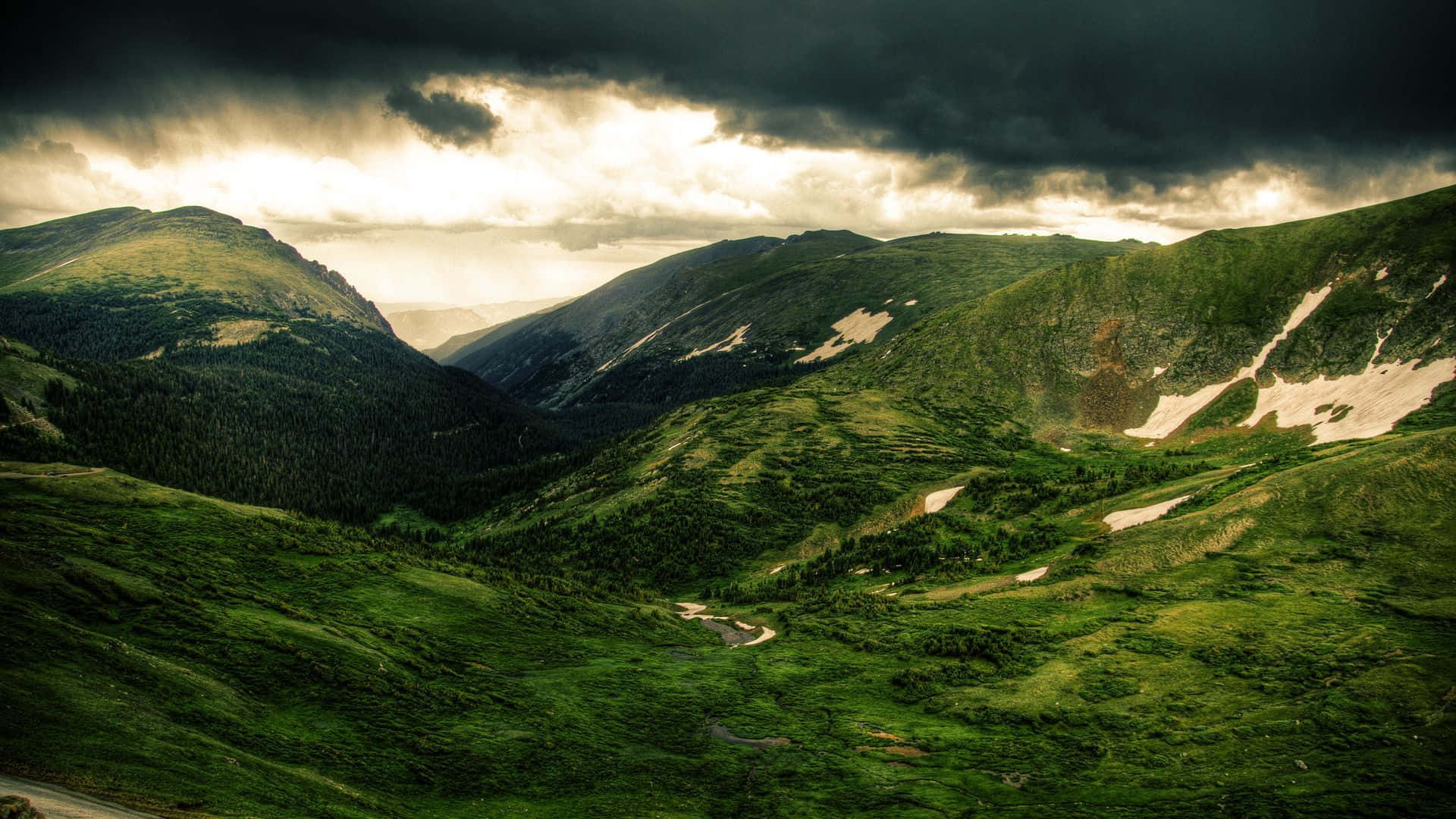 Embrace The Beauty Of The November Fall Background