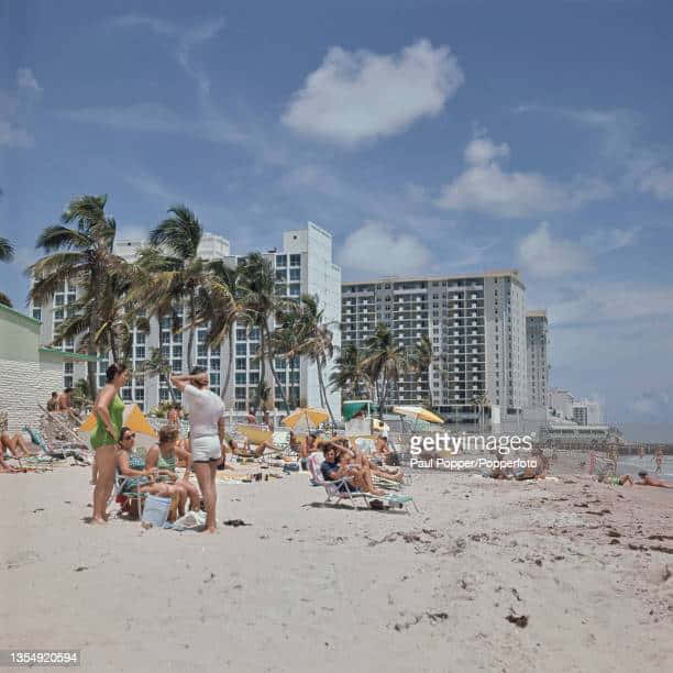 Embrace The Vibrant Culture Of Miami With A Retro Twist! Background