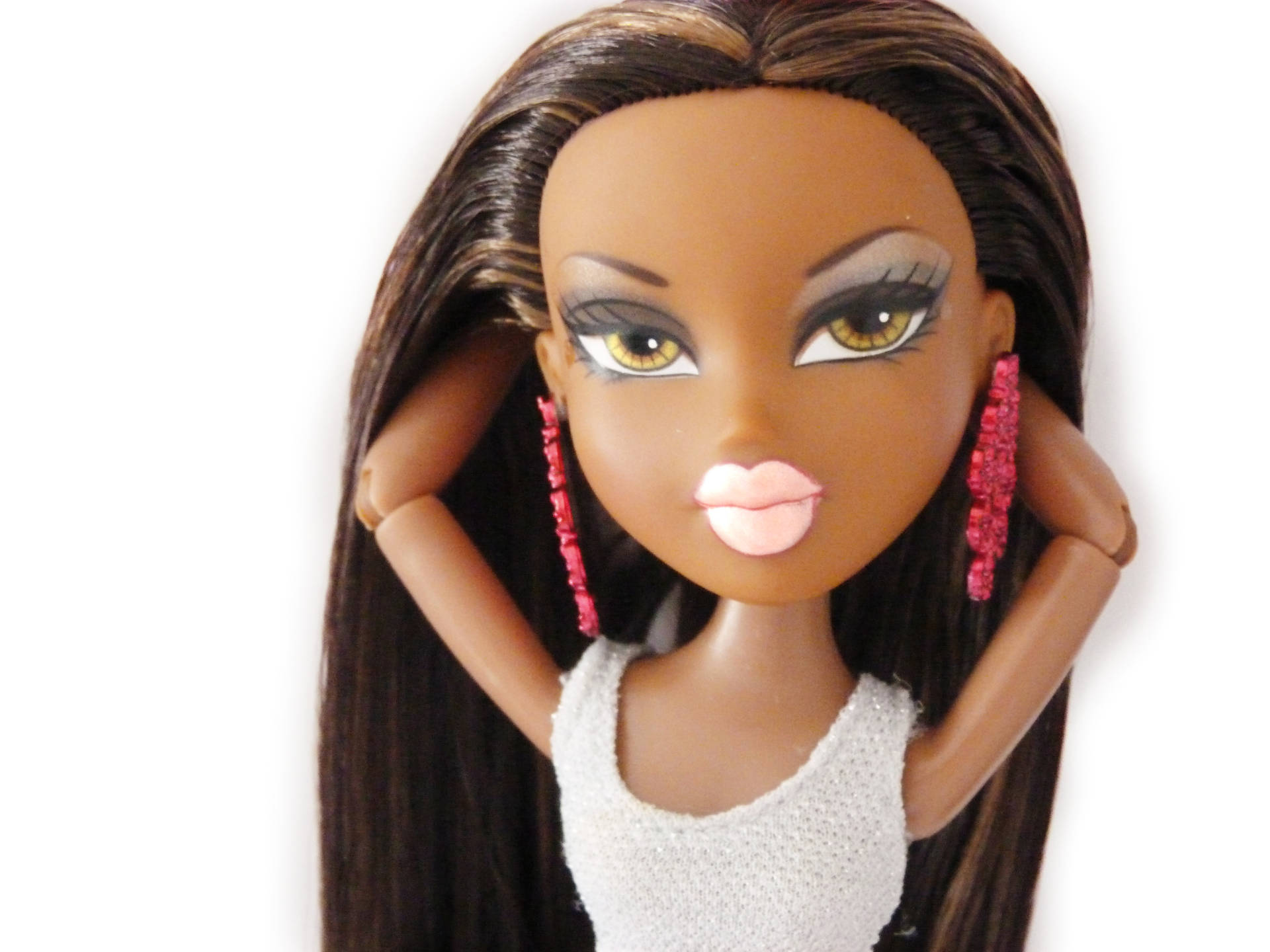 Embrace Your Inner Fashionista With Chic Bratz Aesthetic