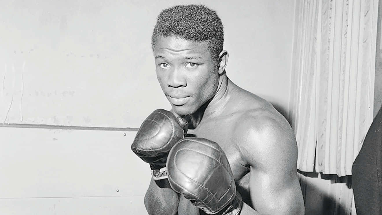 Emile Griffith - The Robust Boxing Icon Background