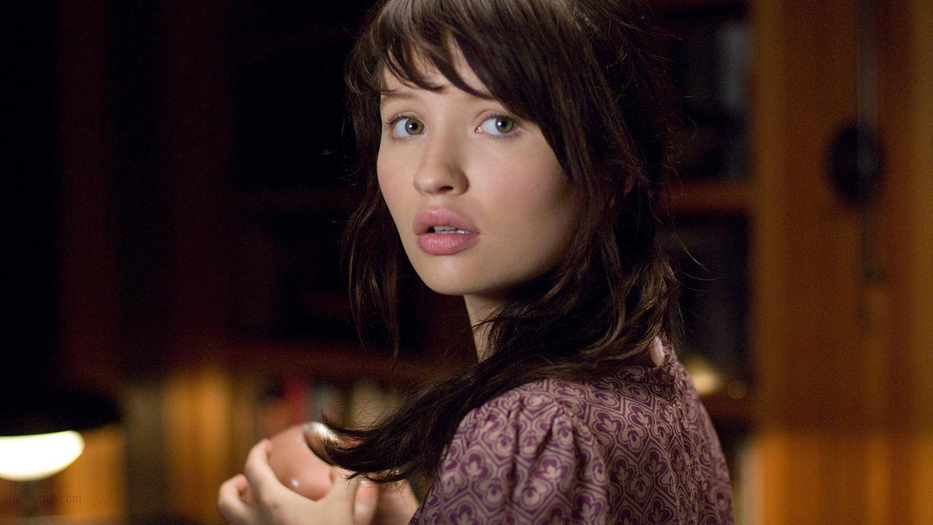 Emily Browning As Anna Ivers 2009 The Uninvited