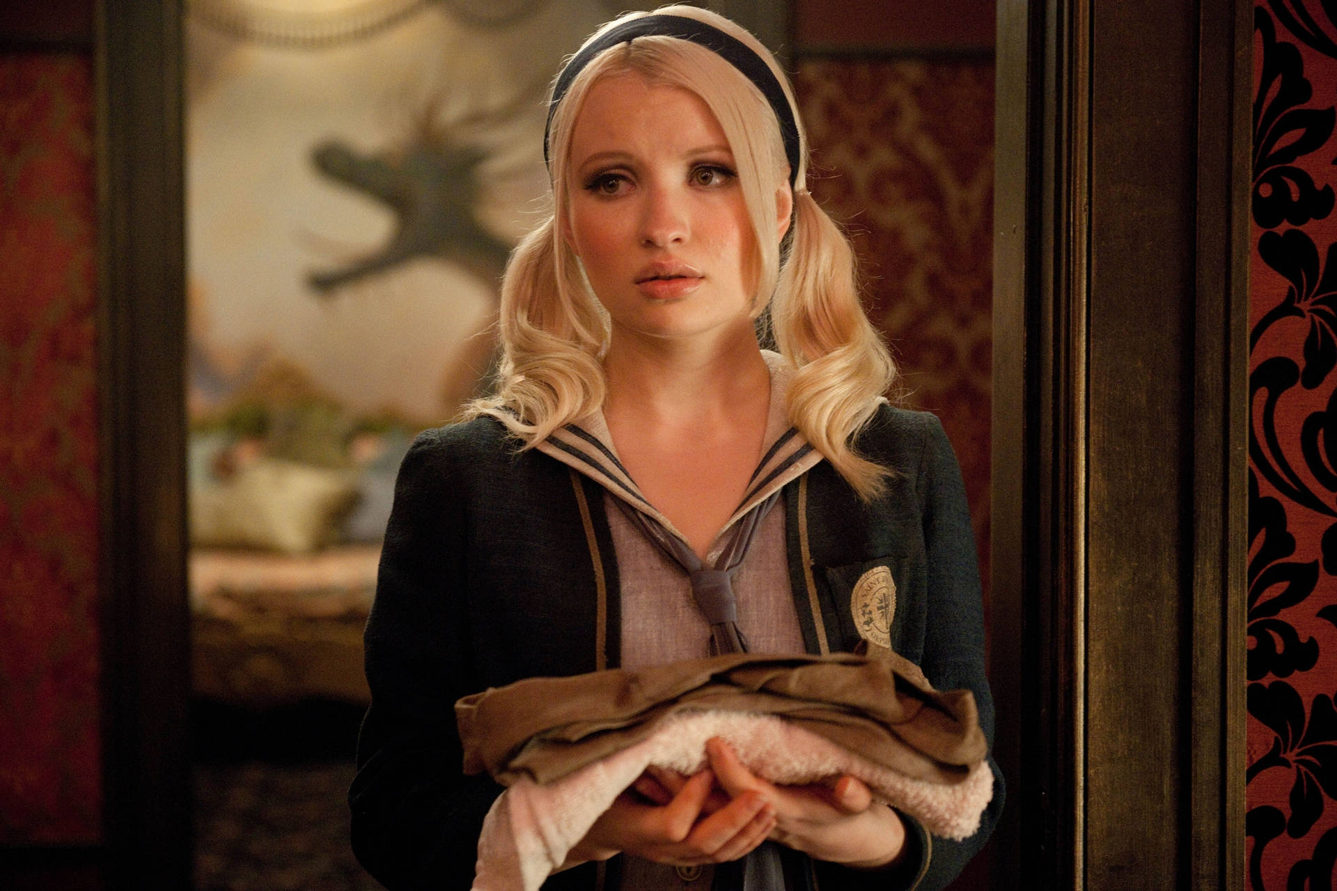 Emily Browning As Babydoll In Sucker Punch Background