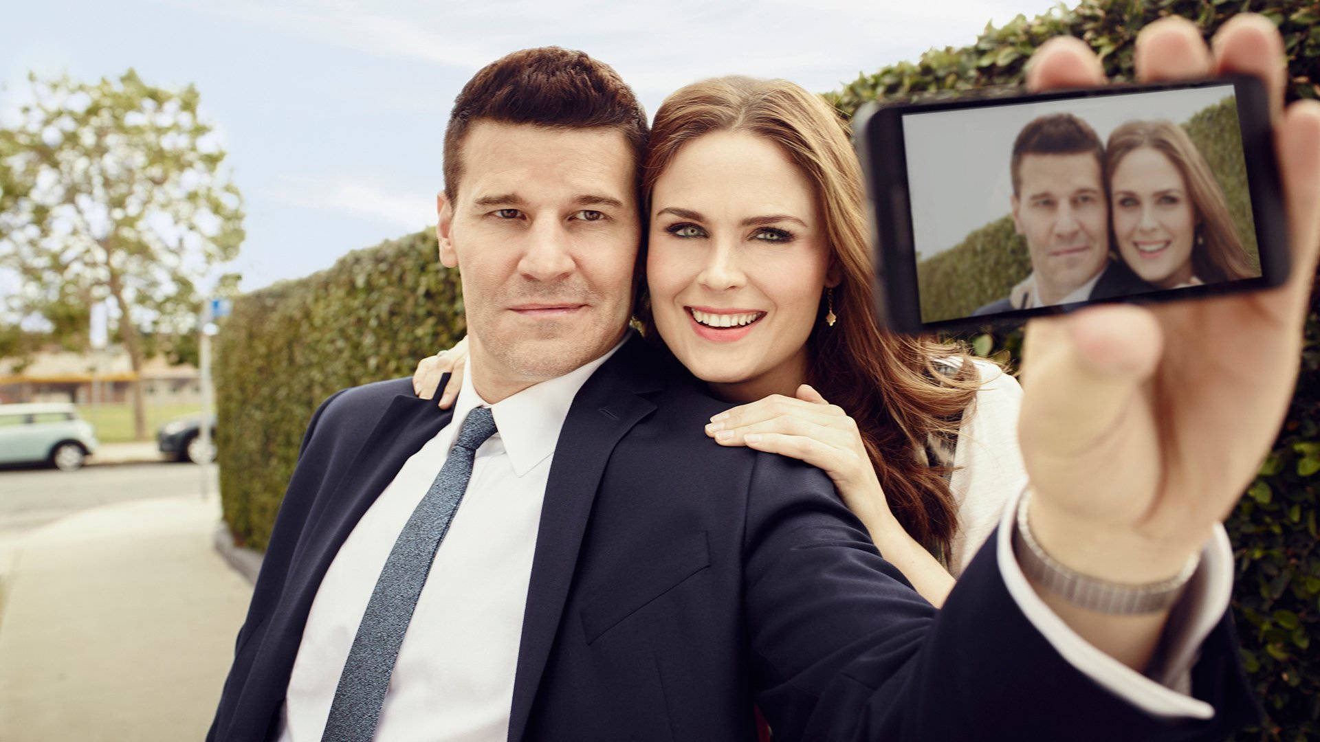 Emily Deschanel And David Boreanaz Sharing A Selfie Moment