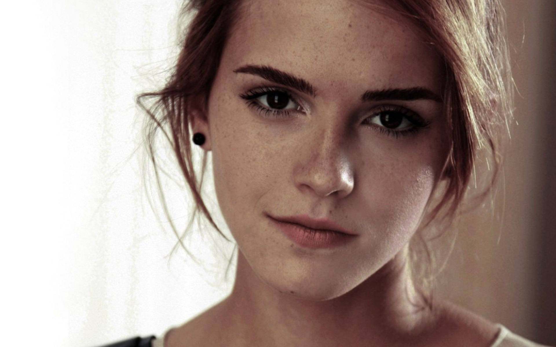 Emma Watson's Bare Face Background