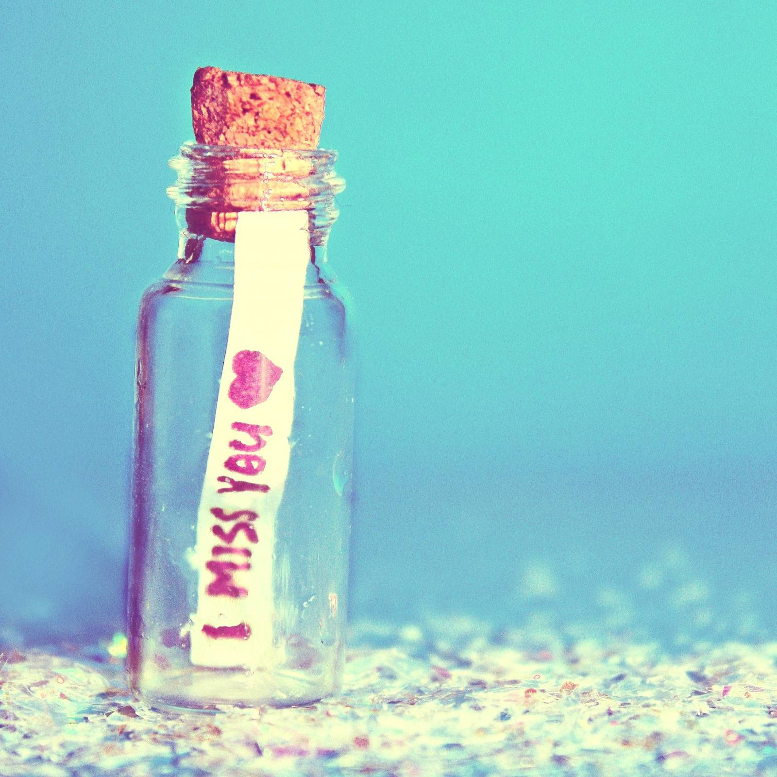 Emotional Message In A Bottle Saying 'i Miss You' Background