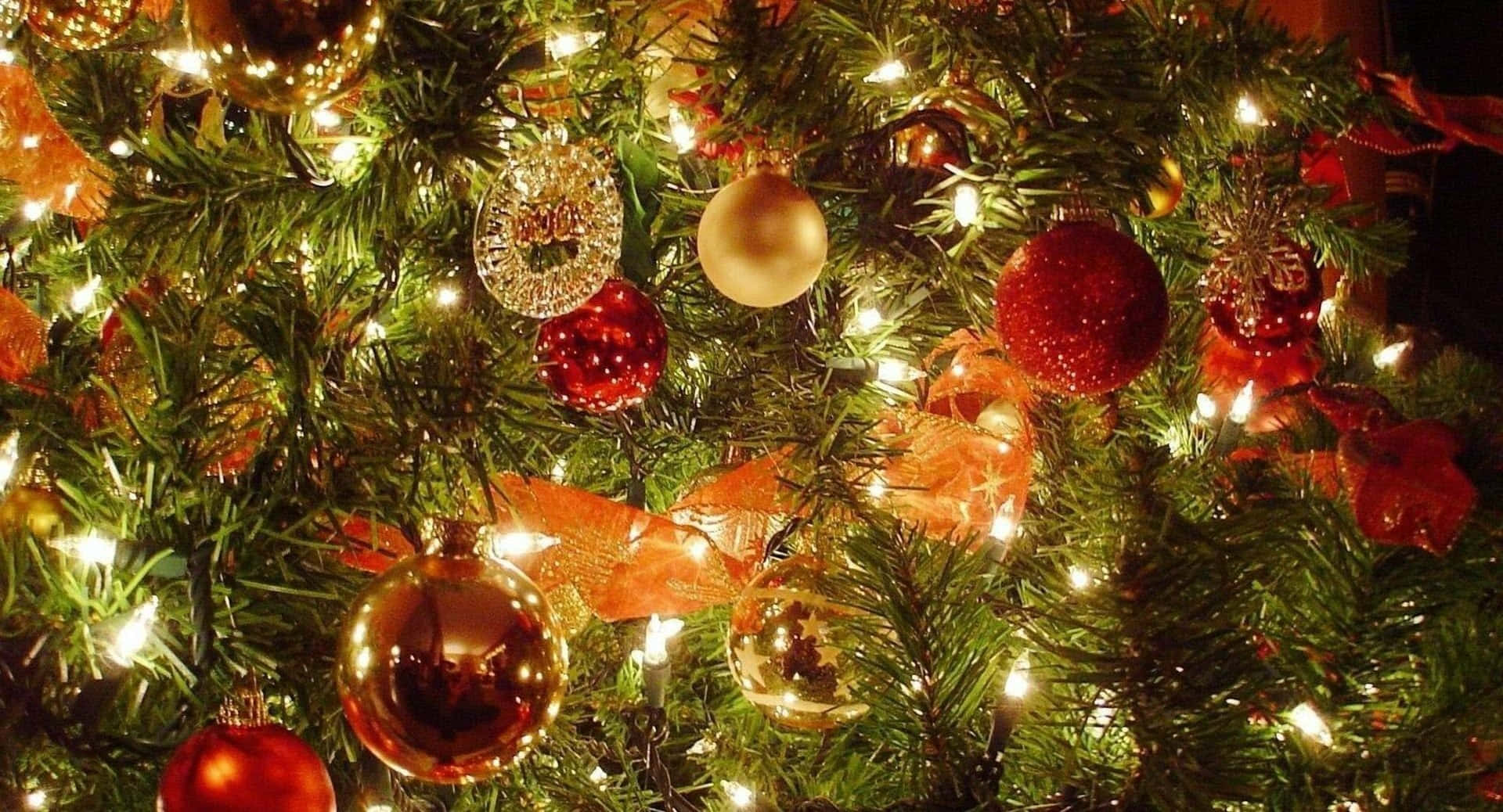 Enchanting Christmas Aesthetic Desktop Wallpaper Background