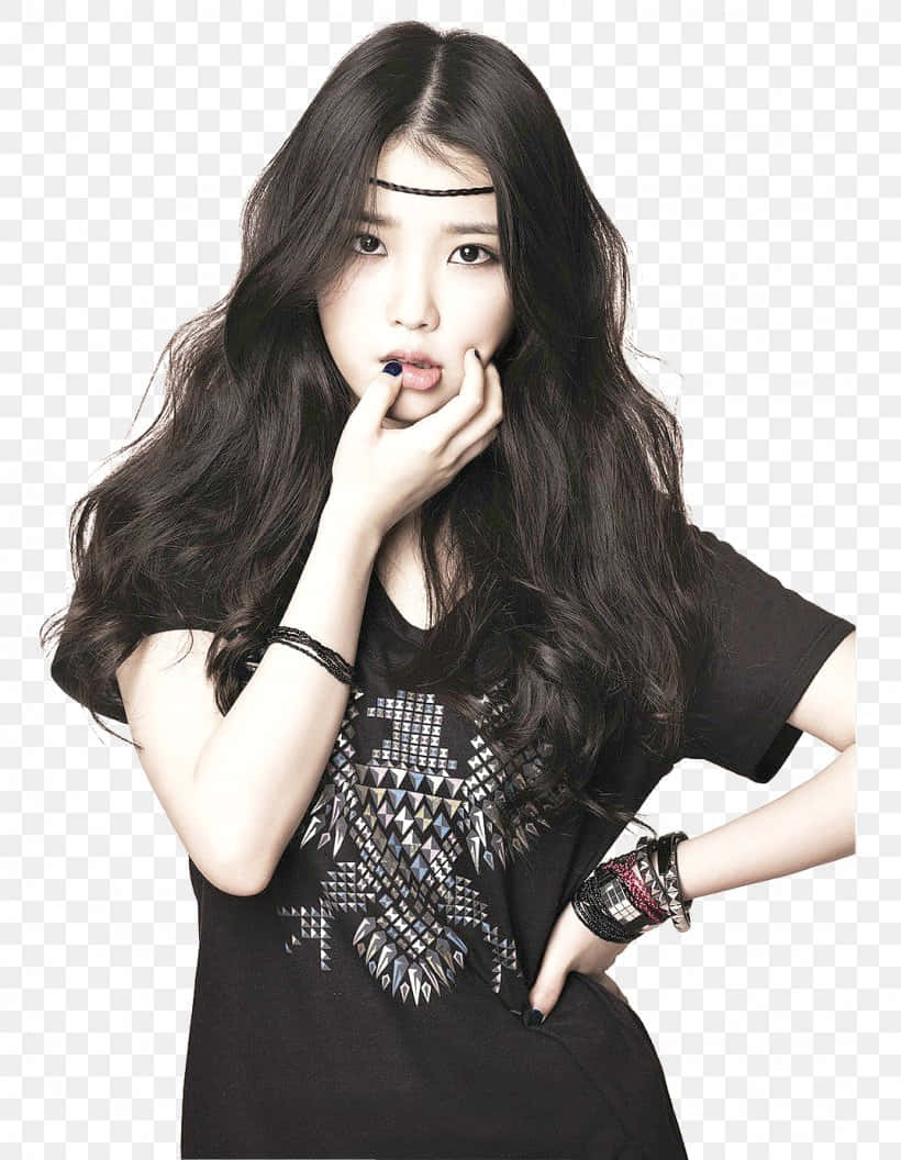 Enchanting Korean Singer Iu Sporting A Stylish Forehead Band Background